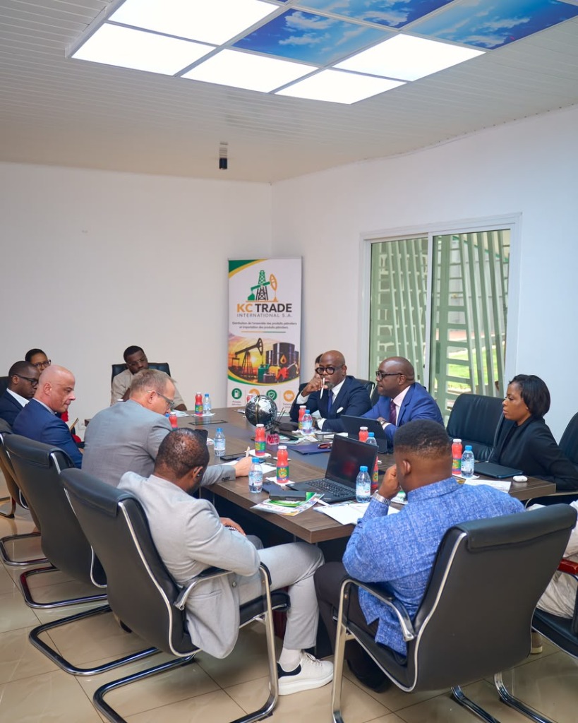 Comité de direction de KC Trade International S.A. en réunion stratégique